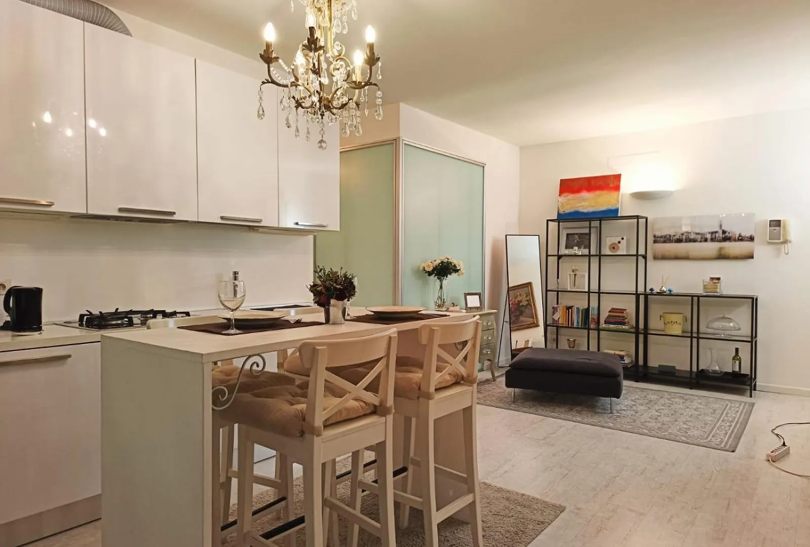 Yr Apartments Milan - Dateoの連絡先